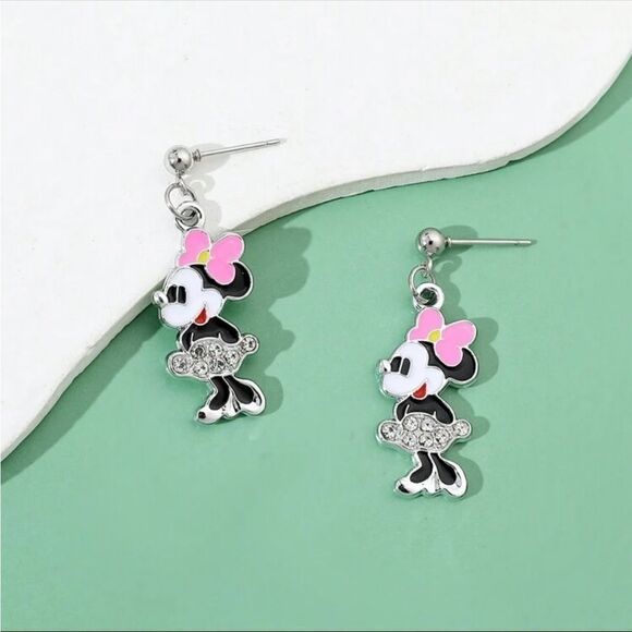 Lady Mouse Earrings - Picture 4 of 5